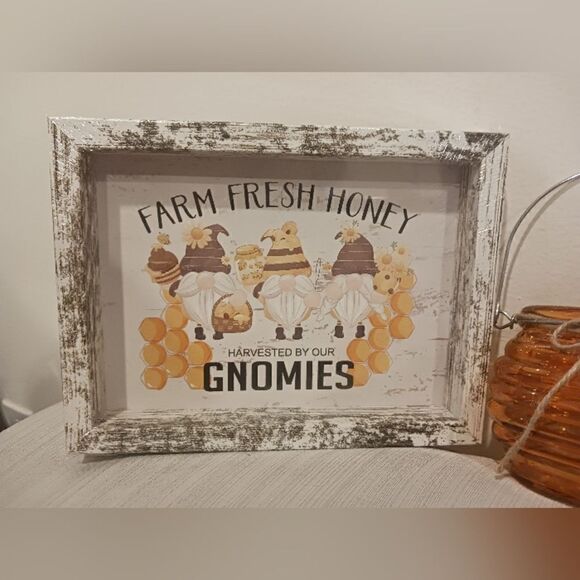 3 for 26 - Brand NWT 3 Piece Gnome & Bee Themed Home Decor Signs Bee Blessed - Picture 4 of 6